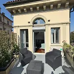Lägenhet La Terrazza Di Cavour *